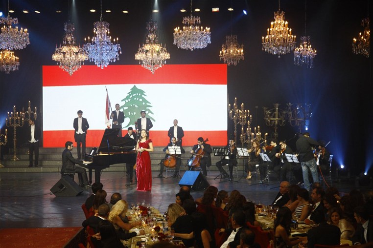 Bal des Debutantes 2012 